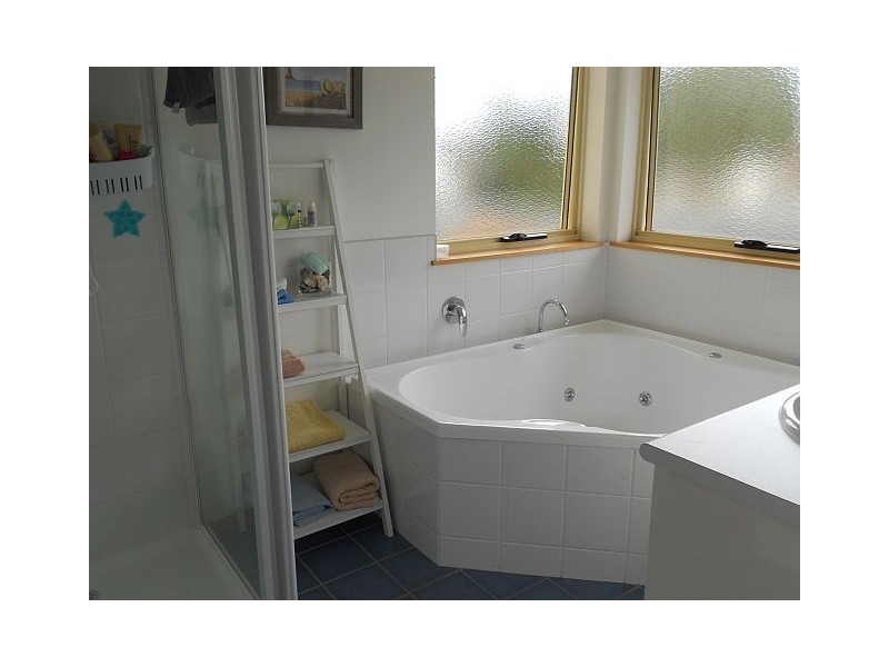 31 Barton Avenue, Triabunna TAS 7190
