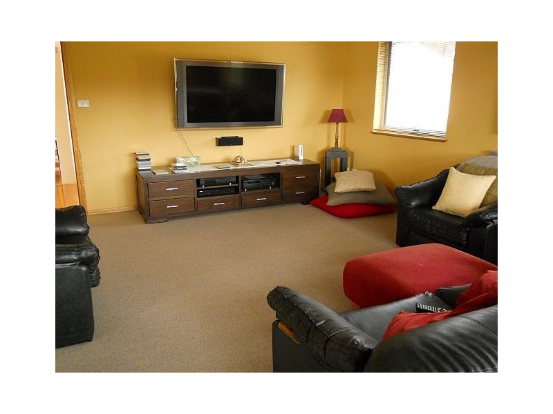31 Barton Avenue, Triabunna TAS 7190