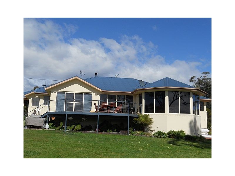 31 Barton Avenue, Triabunna TAS 7190