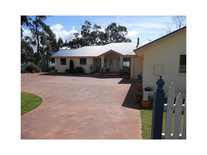 31 Barton Avenue, Triabunna TAS 7190