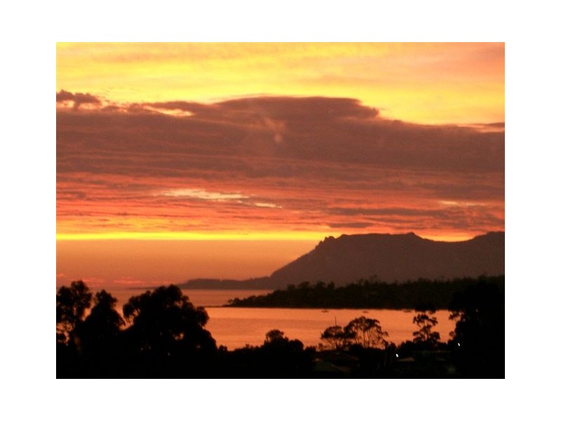 32 Charles Street, Orford TAS 7190