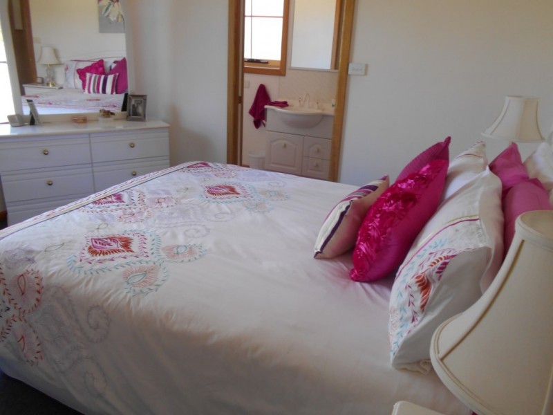 5 Walters Drive, Orford TAS 7190