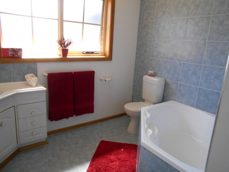 5 Walters Drive, Orford TAS 7190