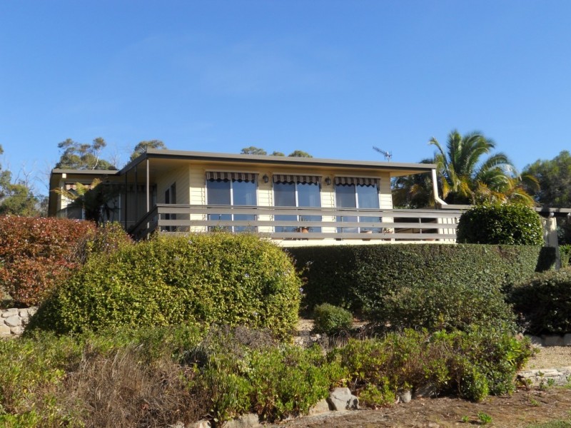 72 Barton Avenue, Triabunna TAS 7190