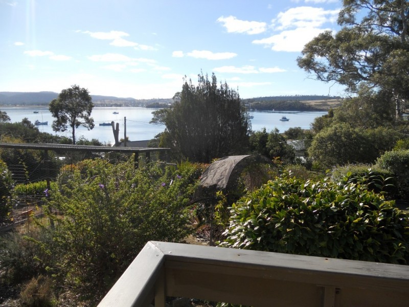 72 Barton Avenue, Triabunna TAS 7190