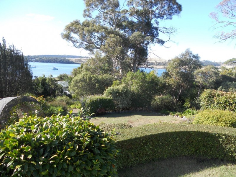 72 Barton Avenue, Triabunna TAS 7190