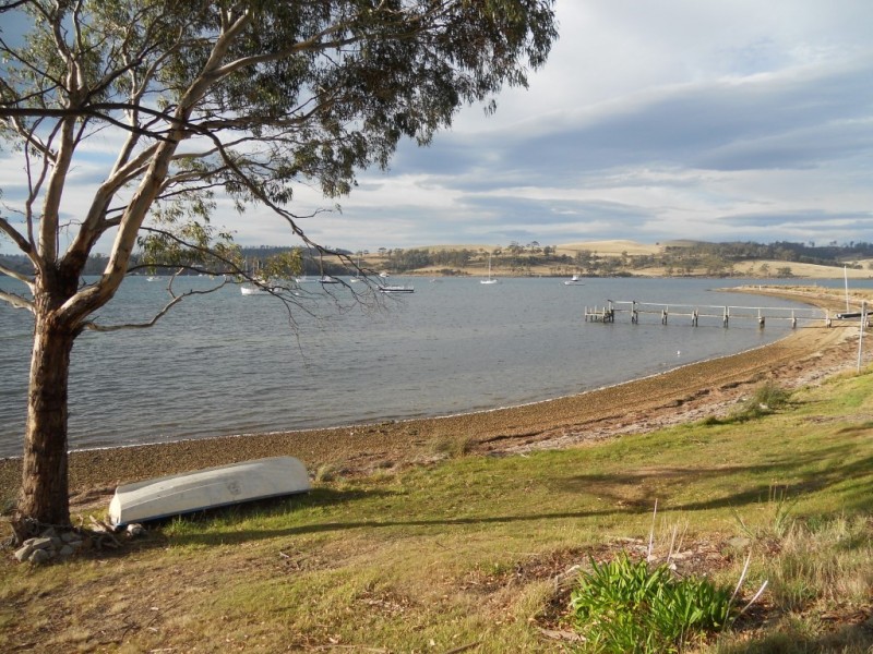 72 Barton Avenue, Triabunna TAS 7190