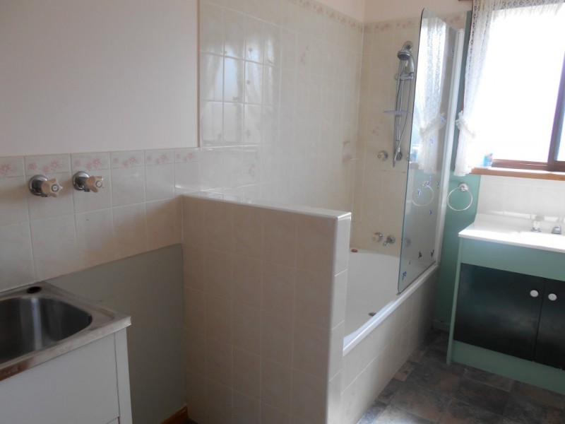 16/11A Charles Street, Orford TAS 7190
