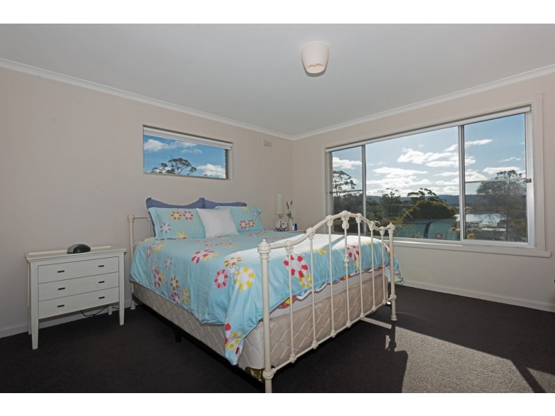 6 Barton Avenue, Triabunna TAS 7190