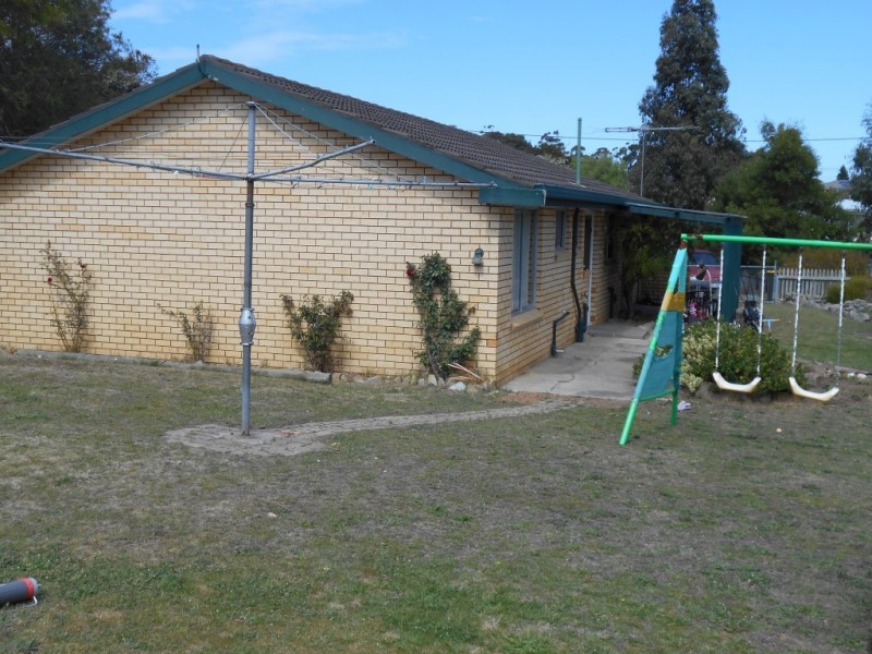 25 Roberts Street, Triabunna TAS 7190