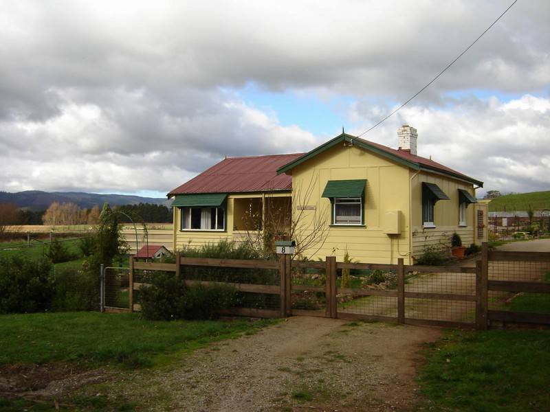 8 Diprose Street, Legerwood TAS 7263