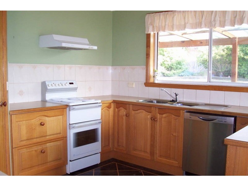 27 Barnett Crescent, Bridport TAS 7262