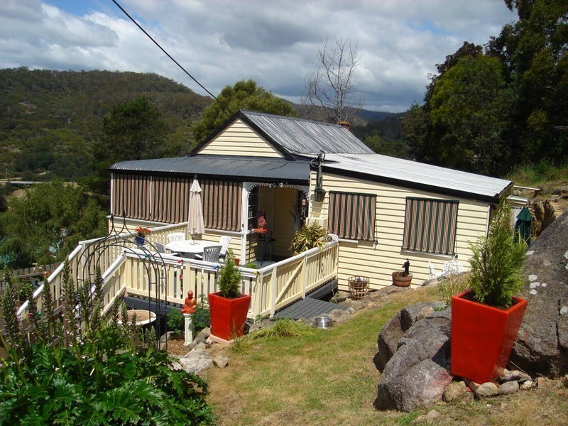 9 – 10 Christopher Street, Derby TAS 7264