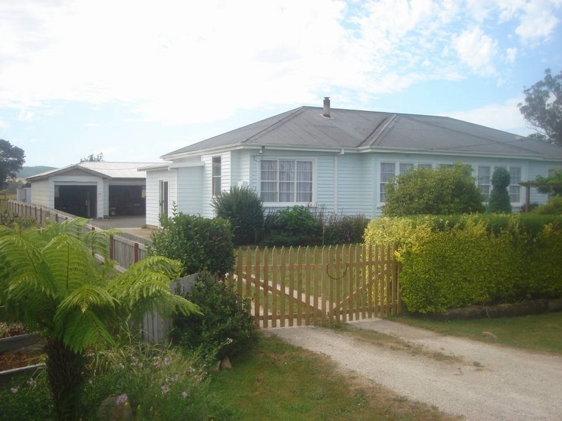 16 Peddles Road, Legerwood TAS 7263