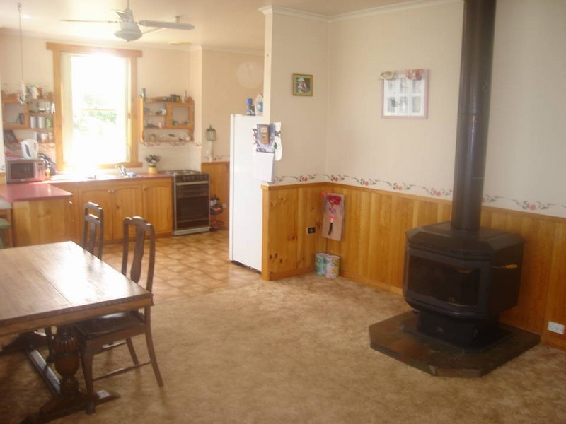 16 Peddles Road, Legerwood TAS 7263