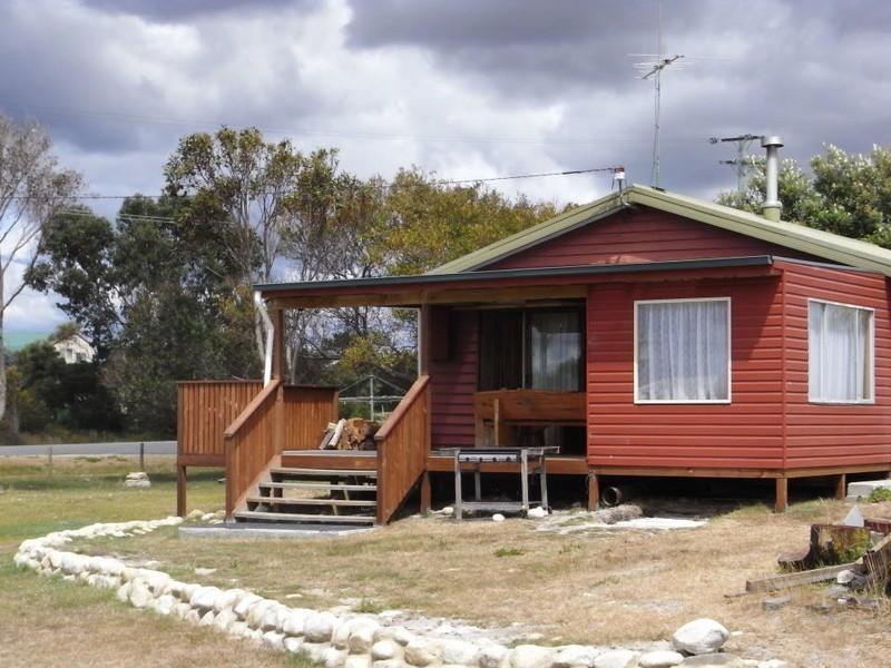 10 Carins Close, Tomahawk TAS 7262