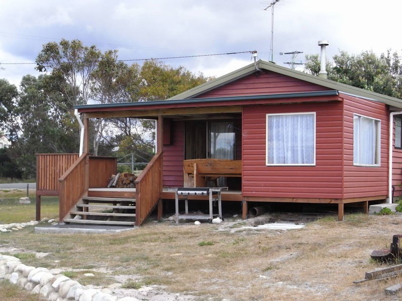 10 Carins Close, Tomahawk TAS 7262