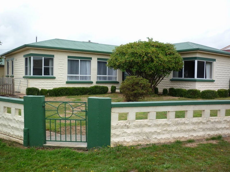 17 Gofton Street, Scottsdale TAS 7260