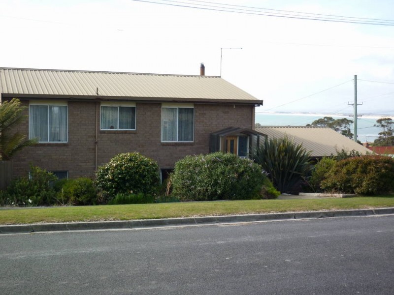 8 Henry Street, Bridport TAS 7262