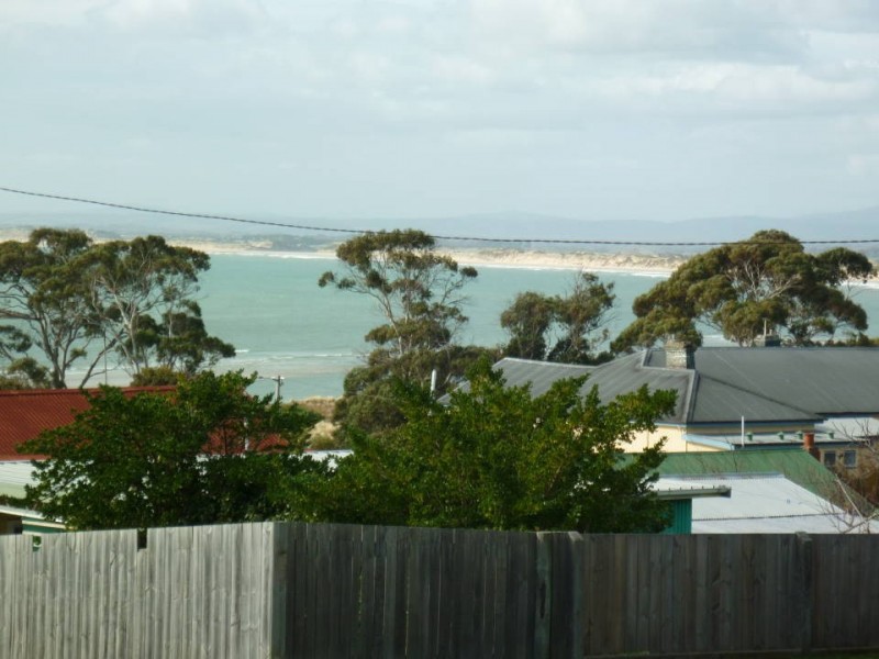 8 Henry Street, Bridport TAS 7262
