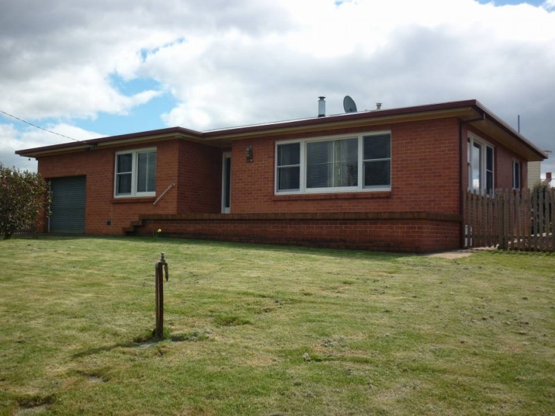 16 McLennan St, Scottsdale TAS 7260