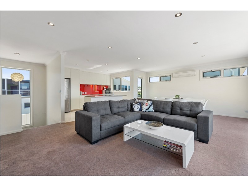 2/1 Arthur Street, Shearwater TAS 7307