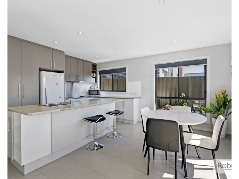 2/2 Tranquil Place, Shearwater TAS 7307