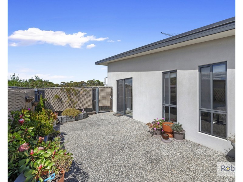2/2 Tranquil Place, Shearwater TAS 7307