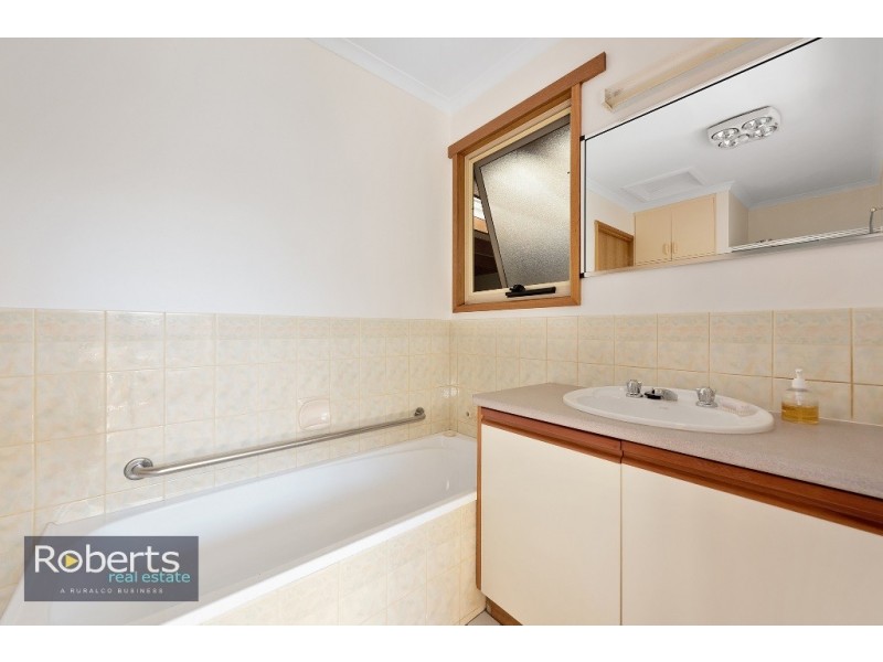 8/1 Seahaven Crescent, Shearwater TAS 7307