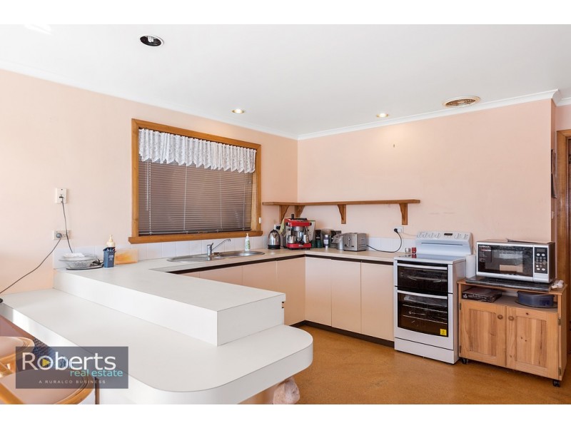 16 Seabreeze Avenue, Shearwater TAS 7307