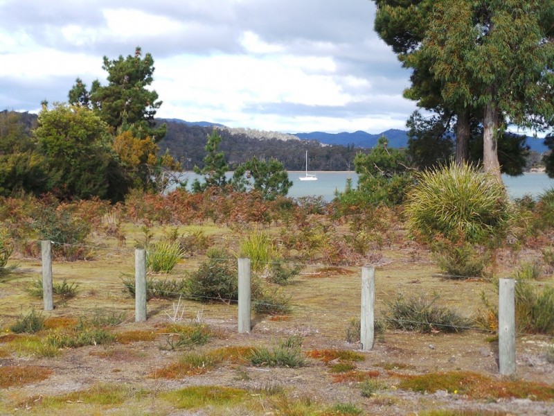 142 Charles Street, Squeaking Point TAS 7307
