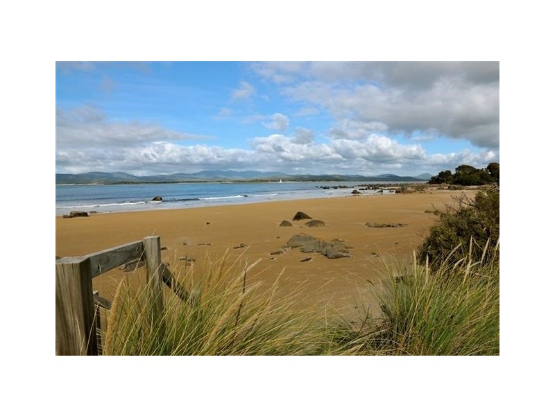 26 Hawley Esplanade, Hawley Beach TAS 7307