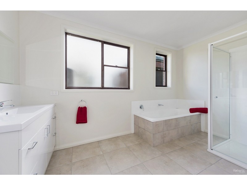 1 Sunrise Court, Shearwater TAS 7307