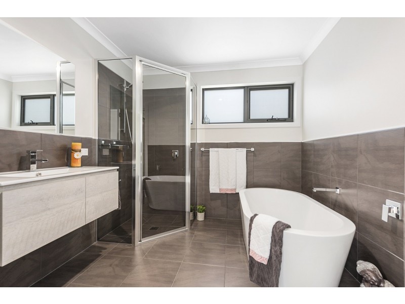 2/11 Fairway Crescent, Shearwater TAS 7307