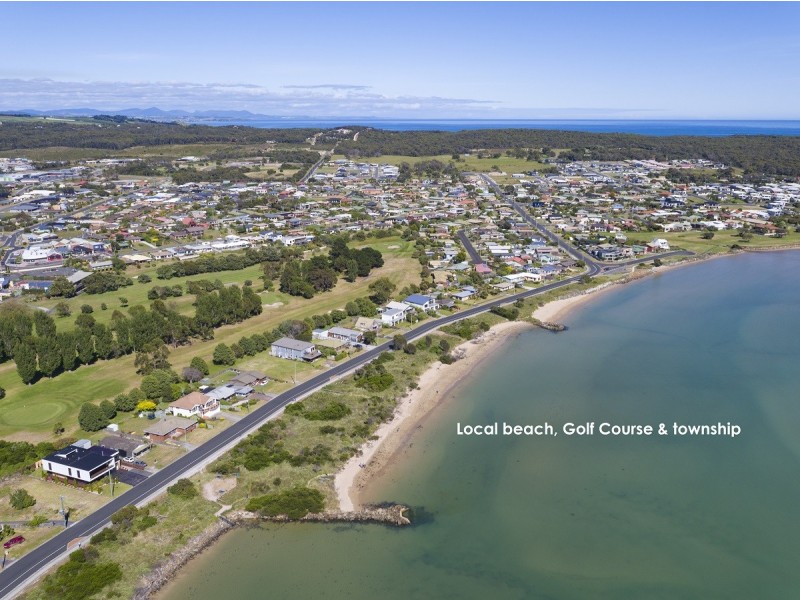 2/11 Fairway Crescent, Shearwater TAS 7307