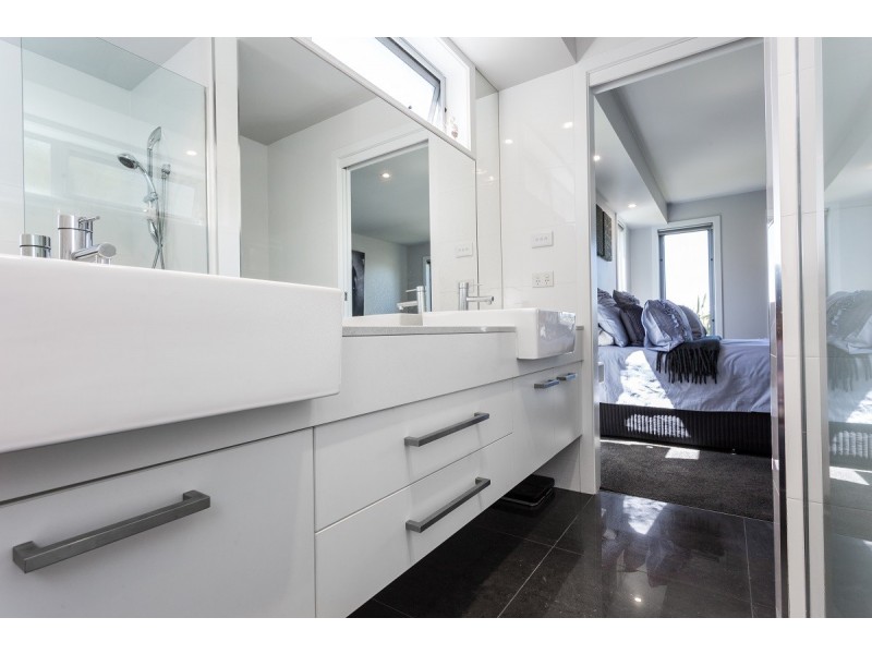 8 Cabernet Court, Hawley Beach TAS 7307