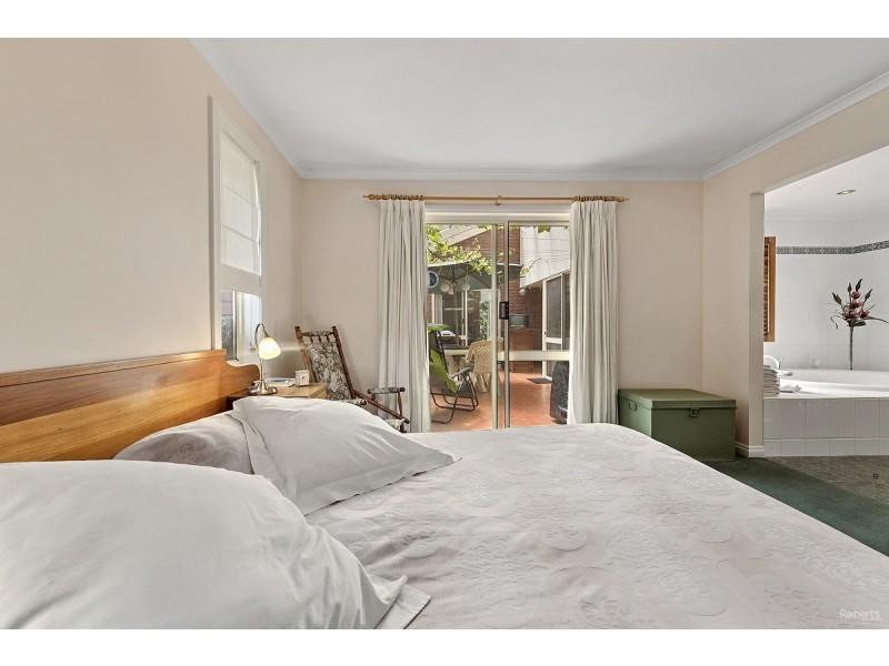 18 Bluewater Crescent, Shearwater TAS 7307