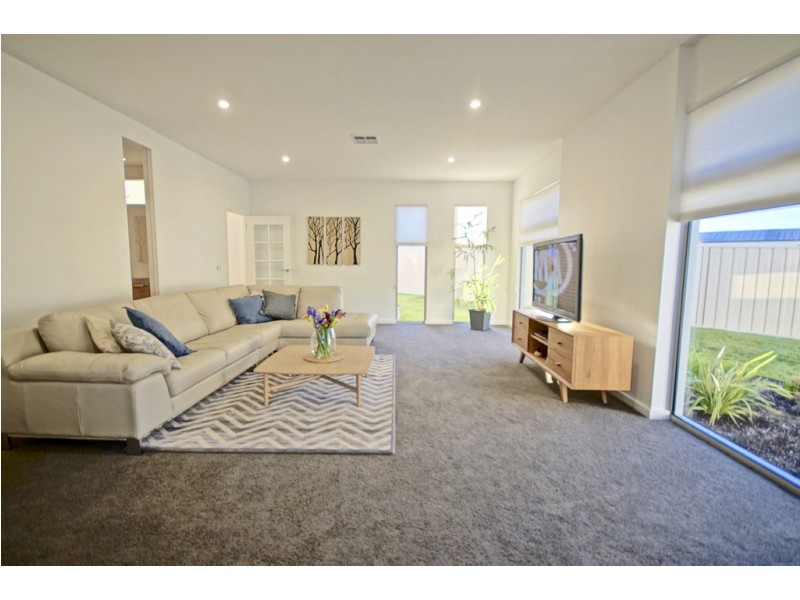 9 Links Court, Shearwater TAS 7307