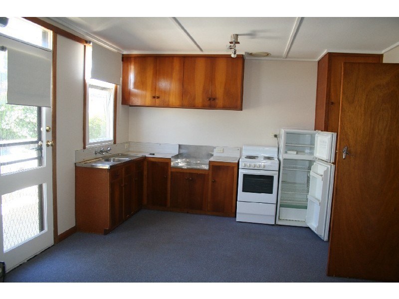 2/18 Dumbleton Street, Hawley Beach TAS 7307