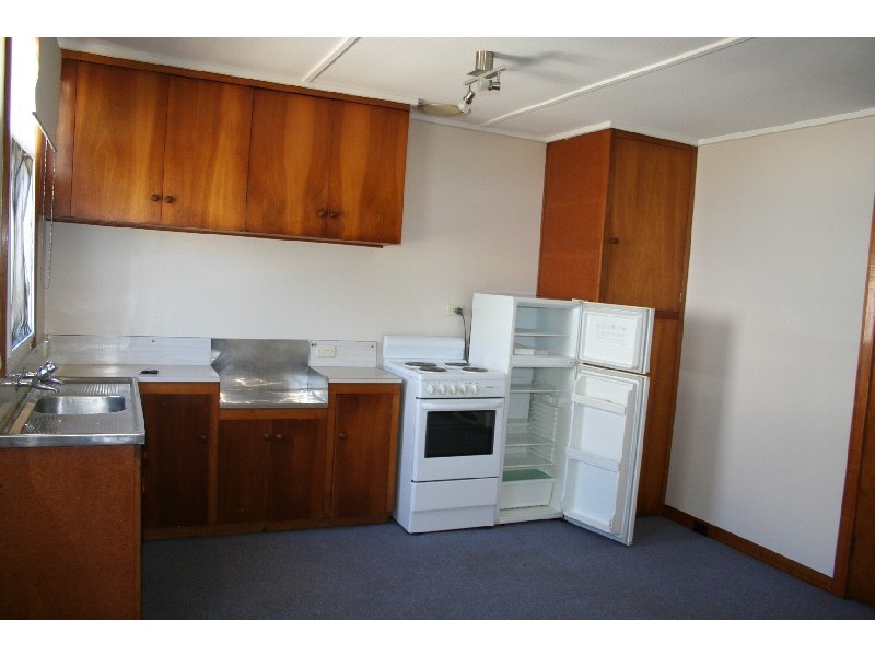 2/18 Dumbleton Street, Hawley Beach TAS 7307