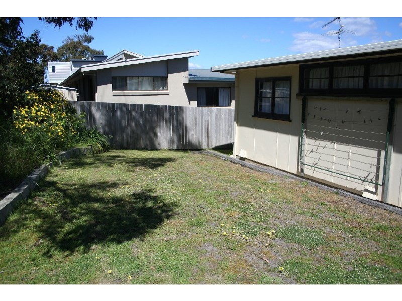 2/18 Dumbleton Street, Hawley Beach TAS 7307