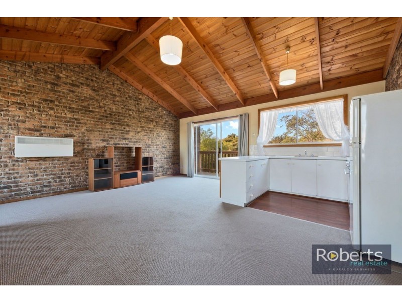 2/11 Hawley Place, Hawley Beach TAS 7307