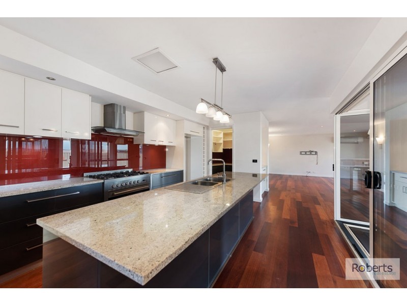 4 Banksia Rise, Shearwater TAS 7307