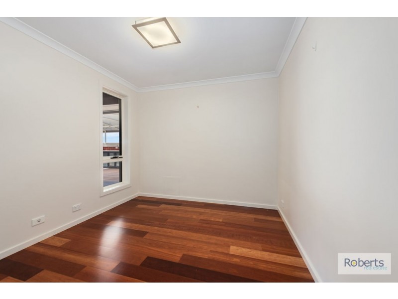 4 Banksia Rise, Shearwater TAS 7307