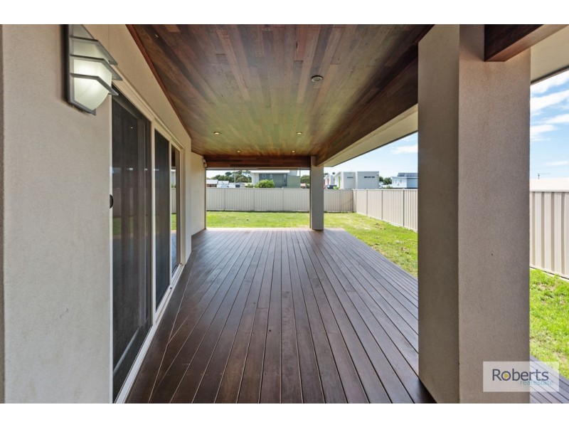 4 Banksia Rise, Shearwater TAS 7307