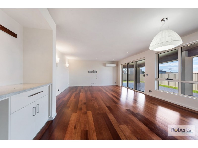 4 Banksia Rise, Shearwater TAS 7307