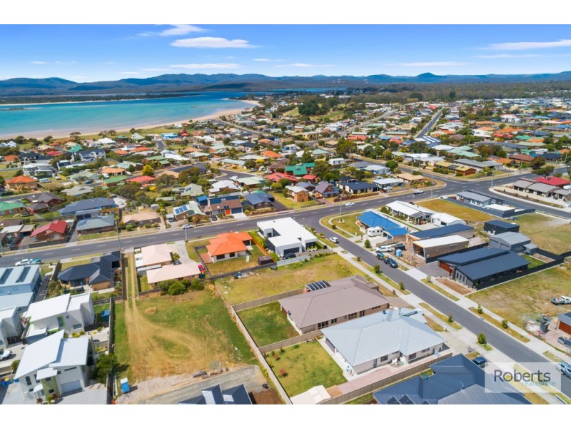 4 Banksia Rise, Shearwater TAS 7307