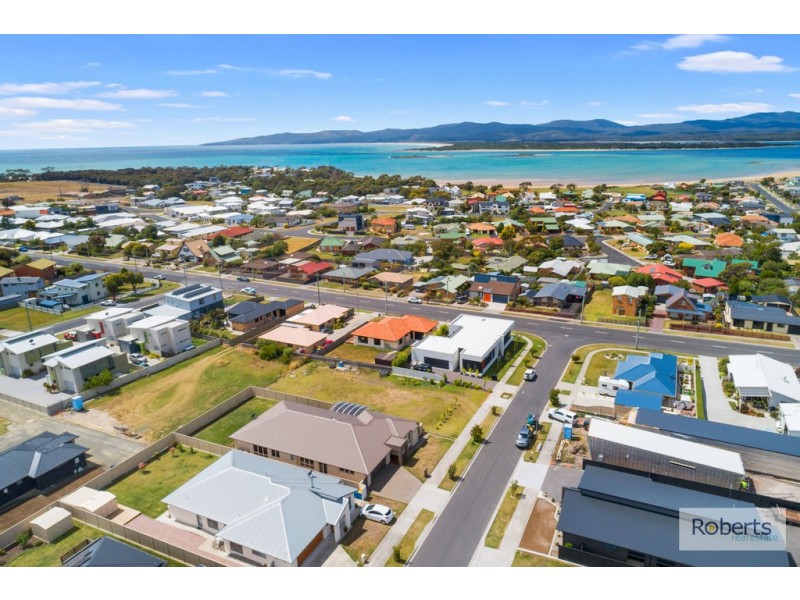 4 Banksia Rise, Shearwater TAS 7307