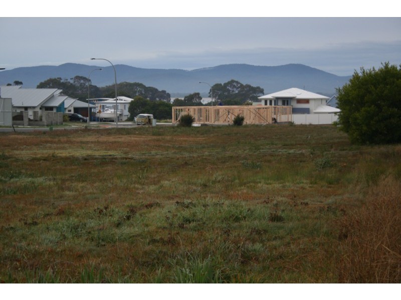 11 Alexander Street, Shearwater TAS 7307