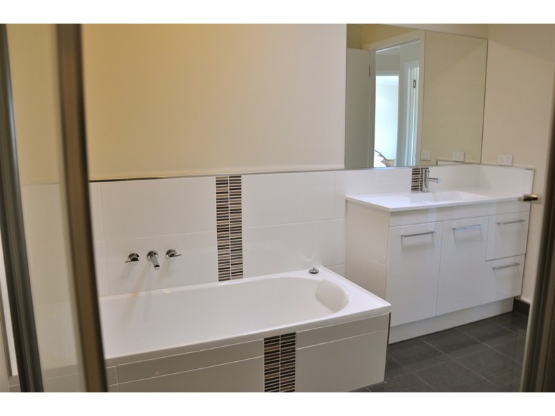 2/131 Shearwater Boulevard, Shearwater TAS 7307